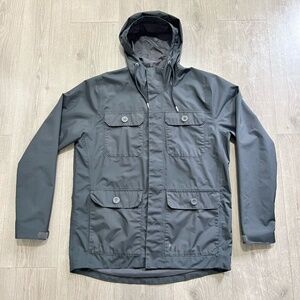 Helly Hansen Men's Hooded Rain Jacket HellyTech Protection Size Medium (OJ-103)